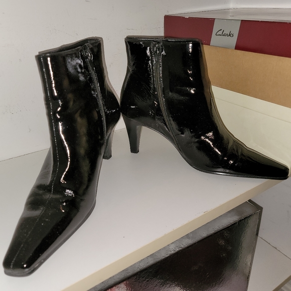 Etienne Aigner Booties - Picture 4 of 8